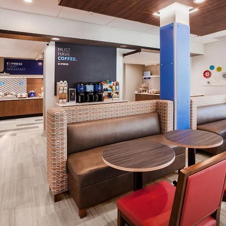 Holiday Inn Express & Suites Jackson By Ihg Exterior photo