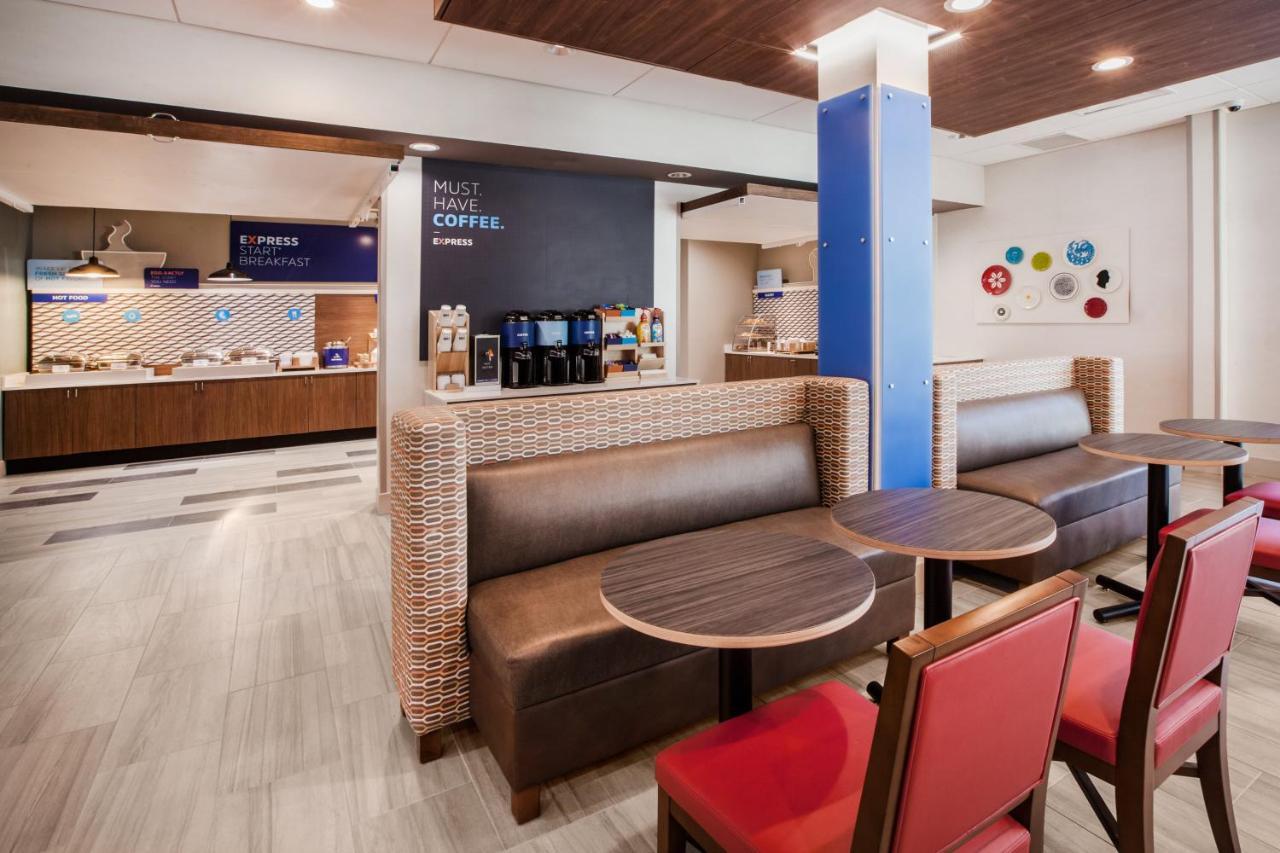 Holiday Inn Express & Suites Jackson By Ihg Exterior photo